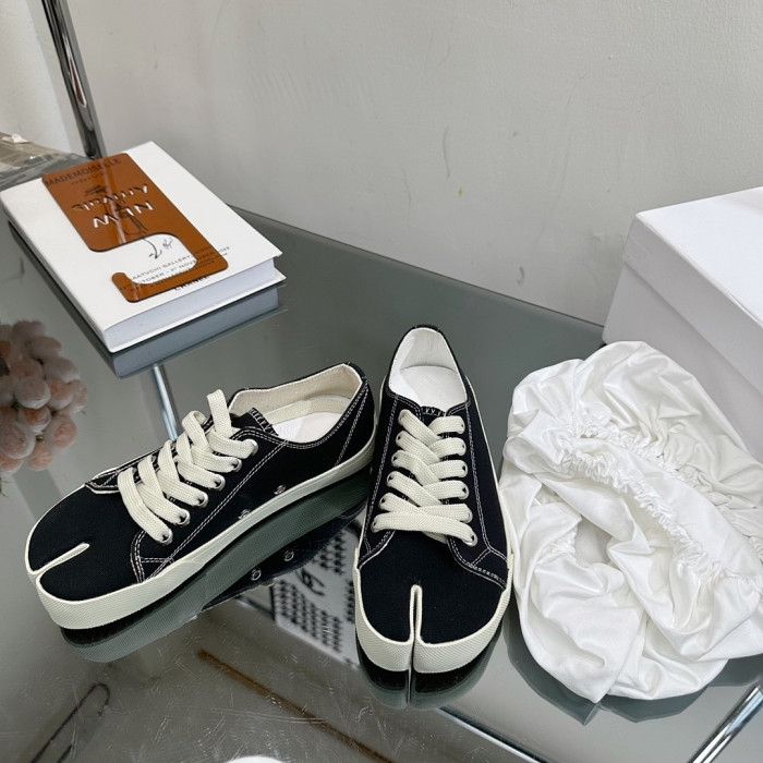 Maison Margiela Sneaker MM000125