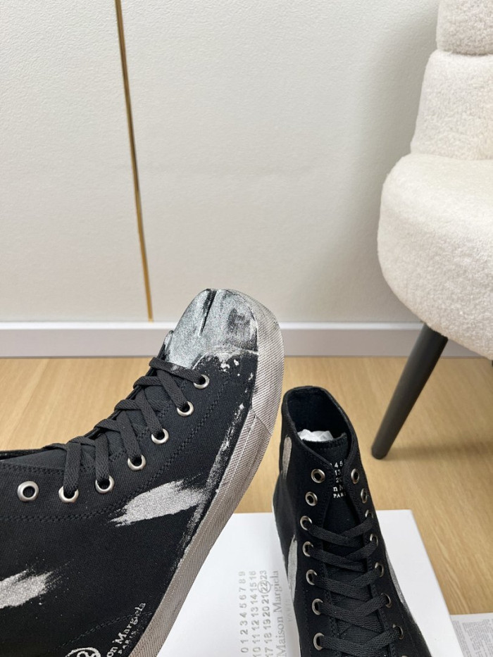 Maison Margiela Sneaker MM000117