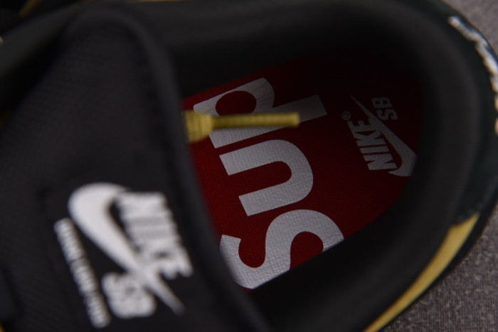 Nike SB Dunk Low 94 Camper Green HQ8487-300