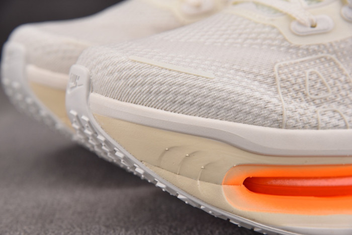 Nike Vomero Premium Sail Coconut Milk IQ4035-100