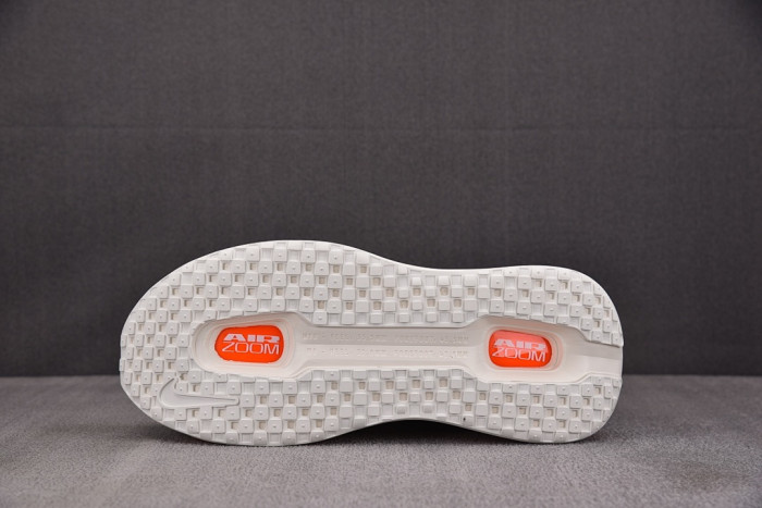 Nike Vomero Premium Sail Coconut Milk IQ4035-100