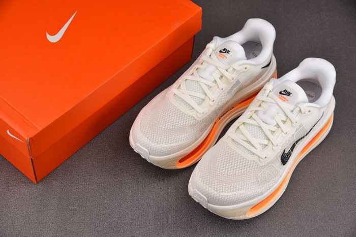 Nike Vomero Premium Sail Coconut Milk IQ4035-100
