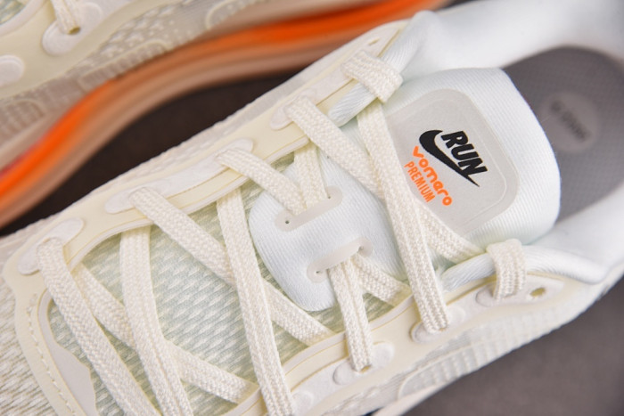 Nike Vomero Premium Sail Coconut Milk IQ4035-100