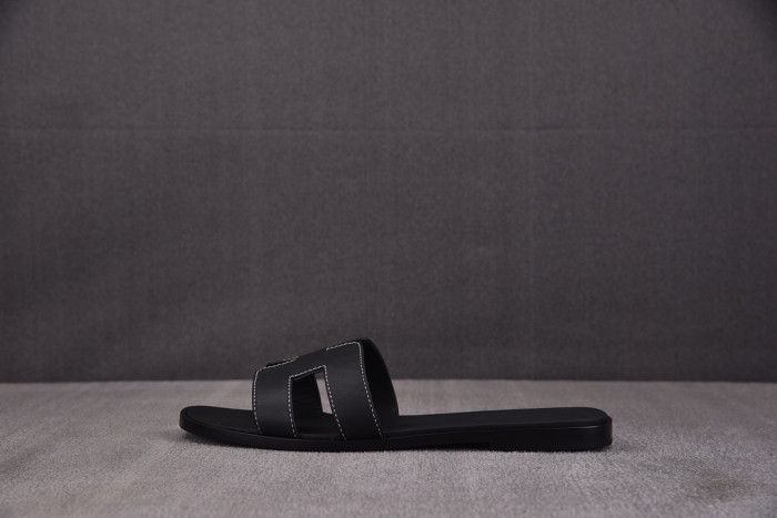 Herme* Sandal123