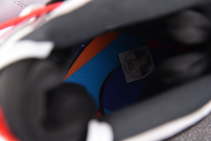 Air Jordan 8 Retro Bugs Bunny (2025) 305381-100