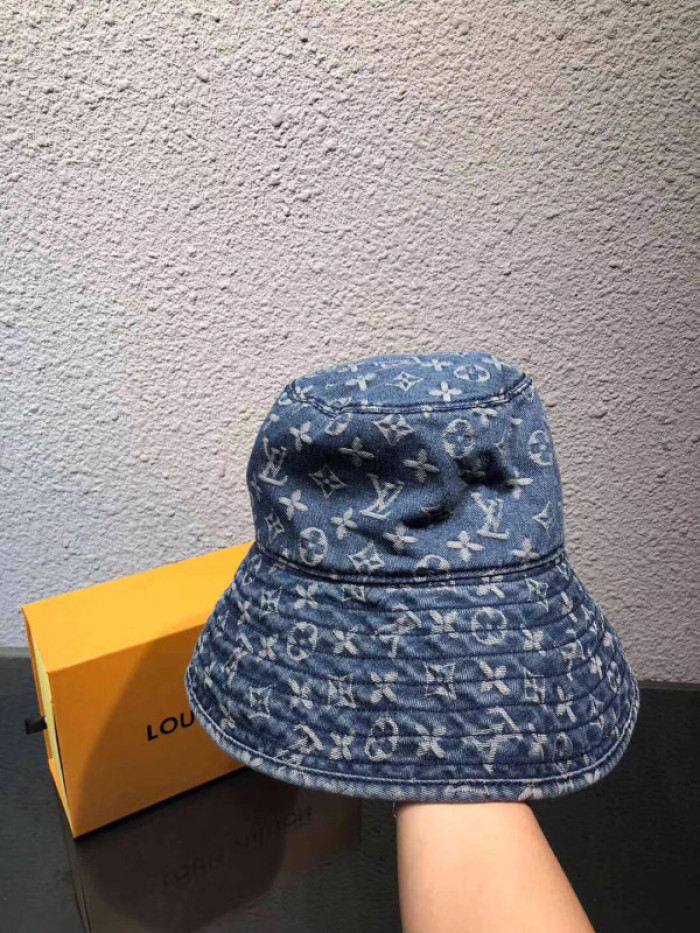 LV CAP33