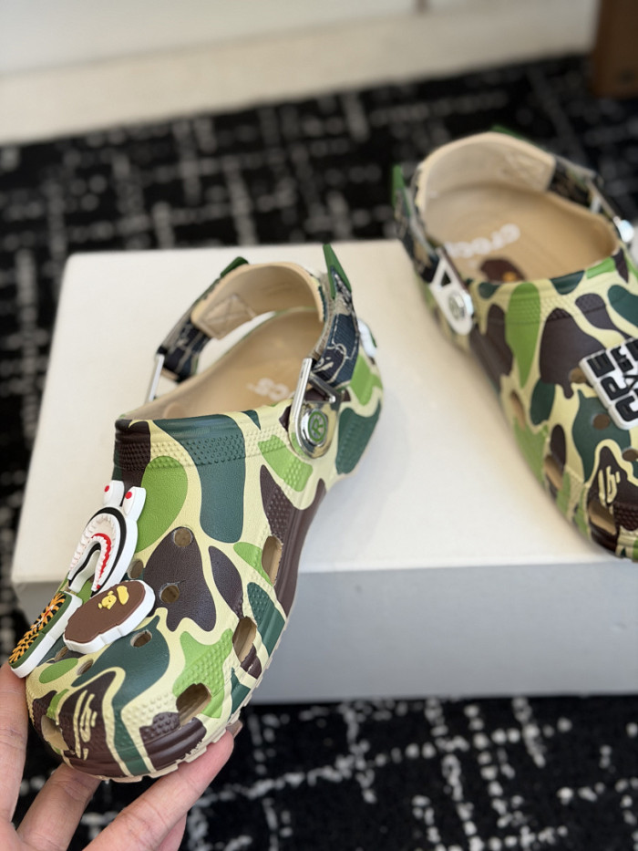 BAPE × Crocs 02