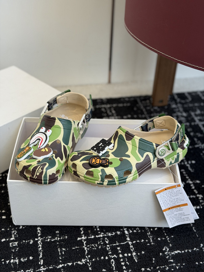BAPE × Crocs 02