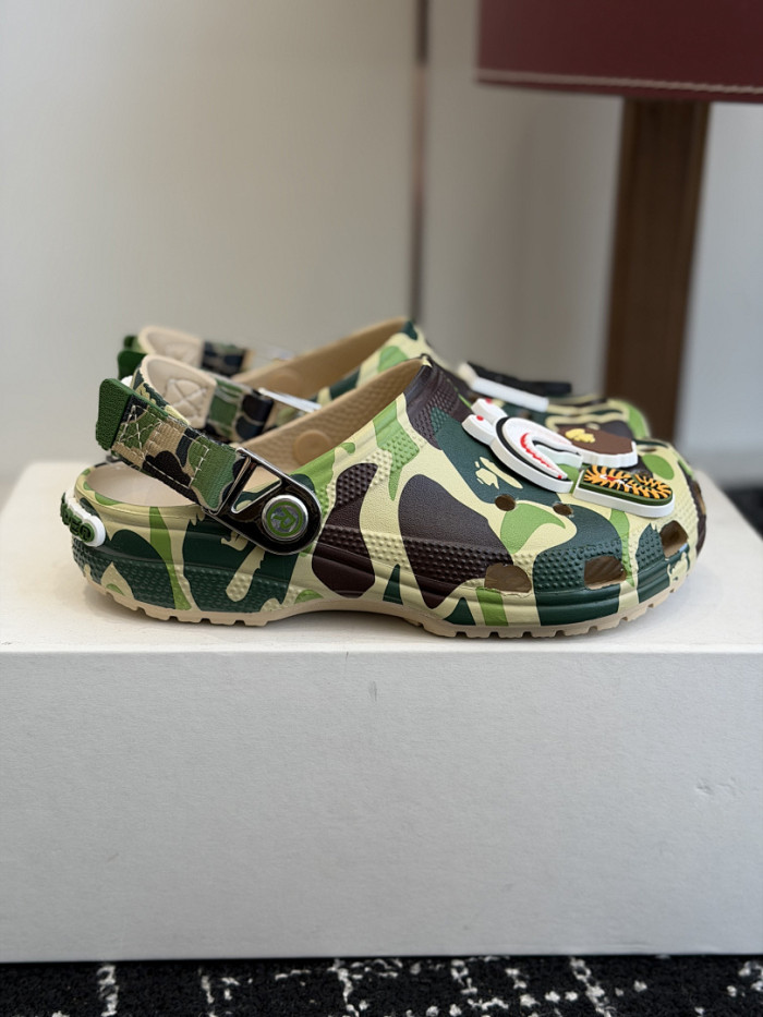 BAPE × Crocs 02