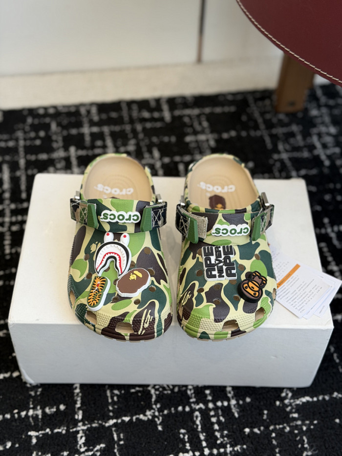 BAPE × Crocs 02