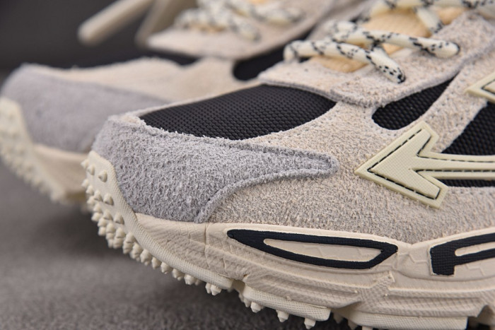 OFW Be Right Back BRB000021