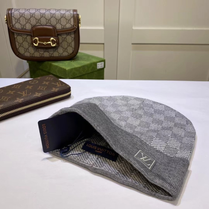 LV hat54