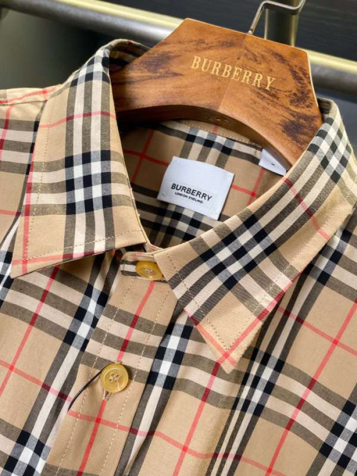 BURBER*Y Shirt 74