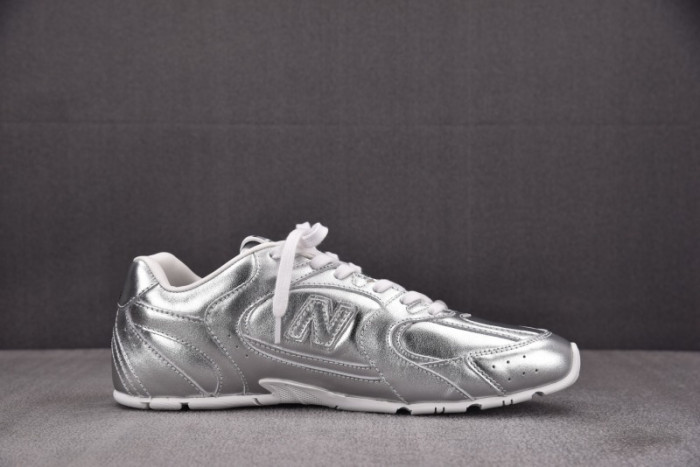 New Balance x MIU MIU NB530 NB000053