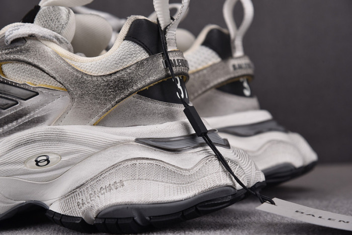 sneaker cargo
