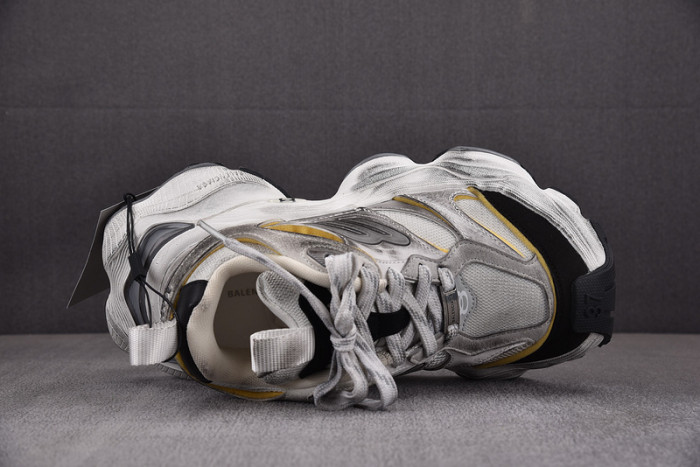 sneaker cargo