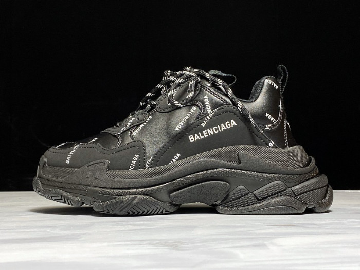 triples trainer sneakers letters 2000015
