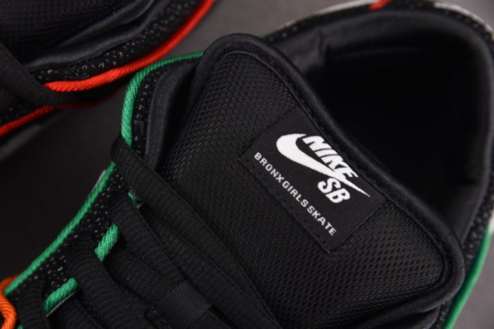 Nike SB Dunk Low Bronx Girls Skate HV1664-001