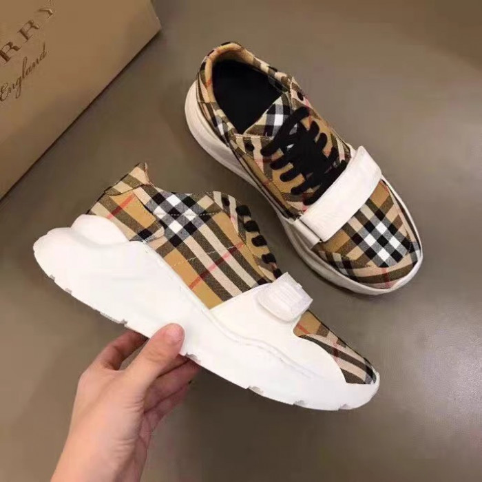 burber*y sneakers b000008