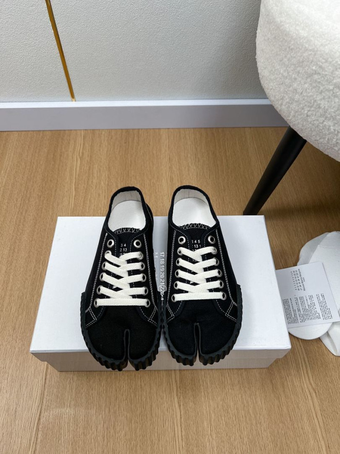 Maison Margiela Sneaker MM000113