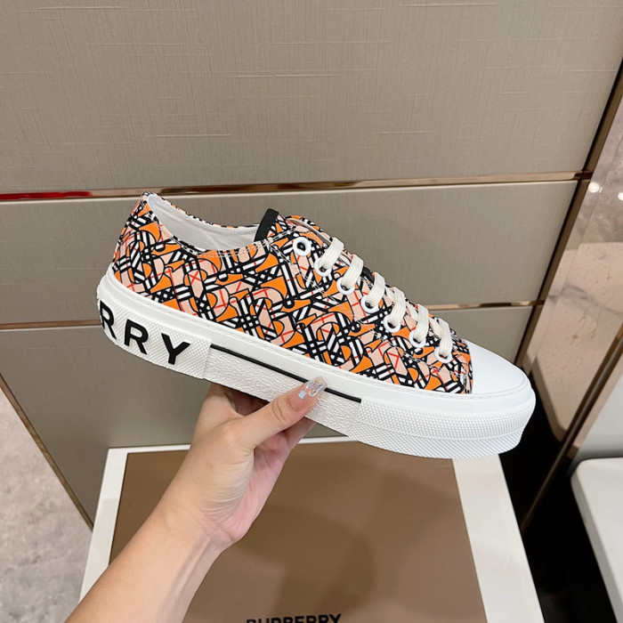 burber*y sneakers b000012