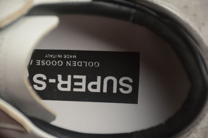 Golden Goose GG000004