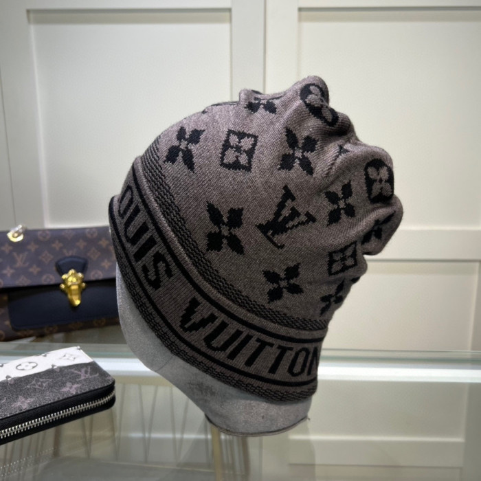 LV hat60