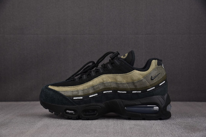 Nike Air Max 95 SP Undefeated Geo La Brea Medium Olive IB4523-200