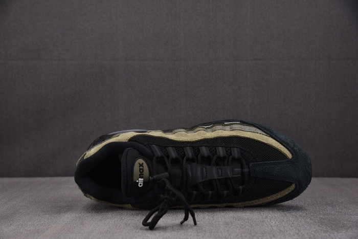 Nike Air Max 95 SP Undefeated Geo La Brea Medium Olive IB4523-200