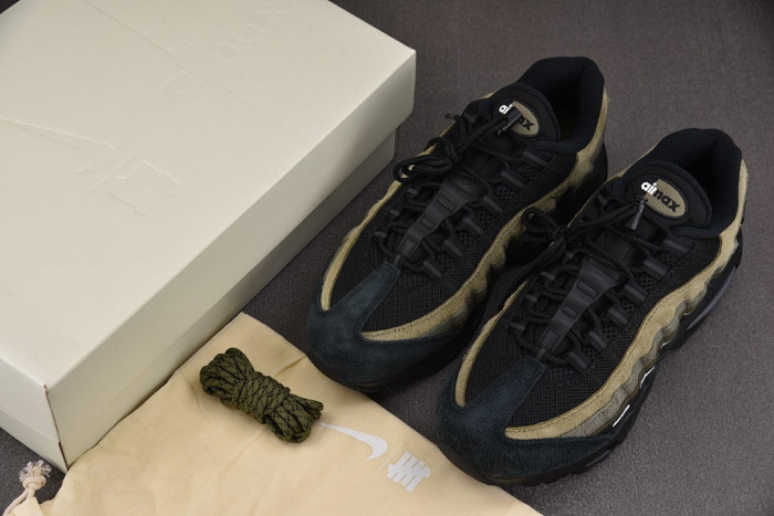 Nike Air Max 95 SP Undefeated Geo La Brea Medium Olive IB4523-200