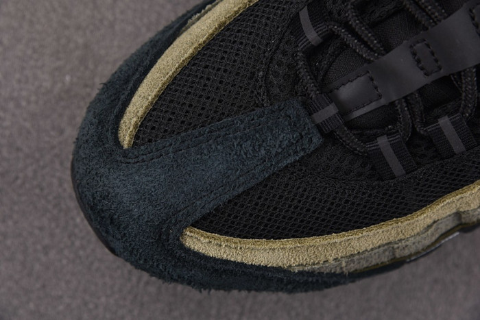 Nike Air Max 95 SP Undefeated Geo La Brea Medium Olive IB4523-200