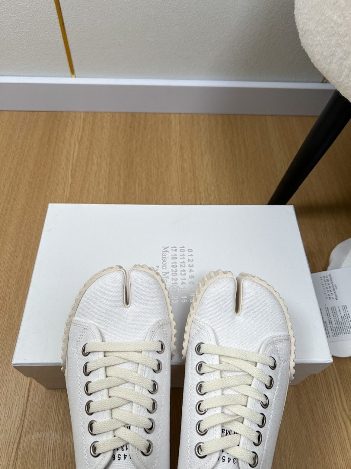 Maison Margiela Sneaker MM000115