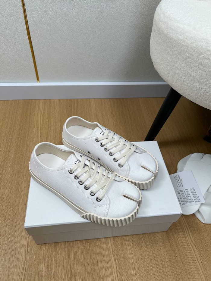 Maison Margiela Sneaker MM000115