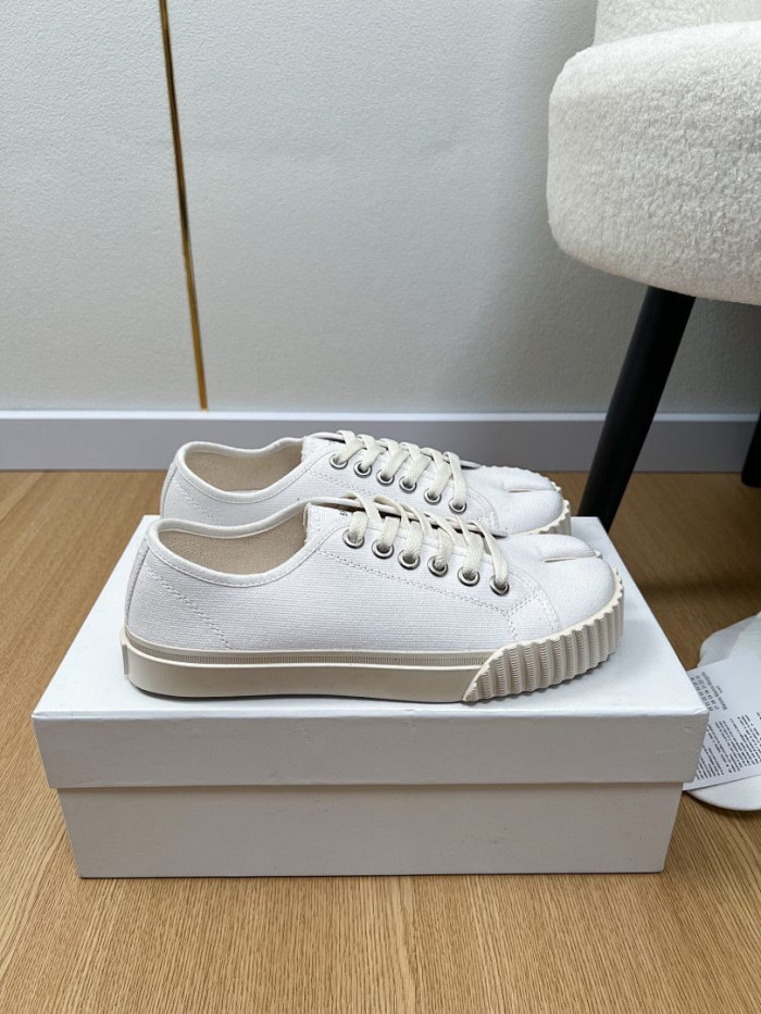 Maison Margiela Sneaker MM000115