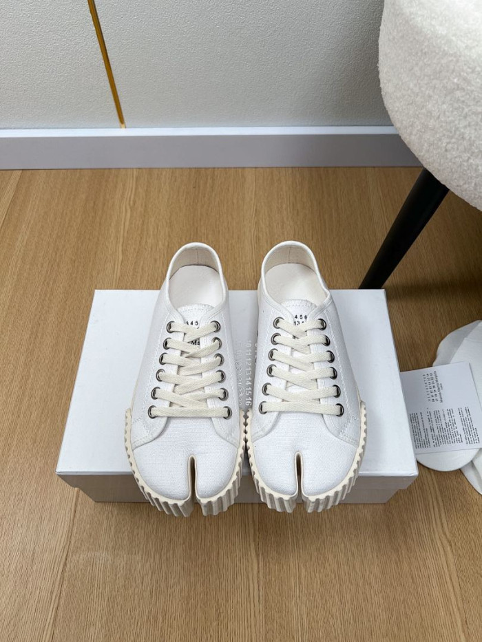 Maison Margiela Sneaker MM000115