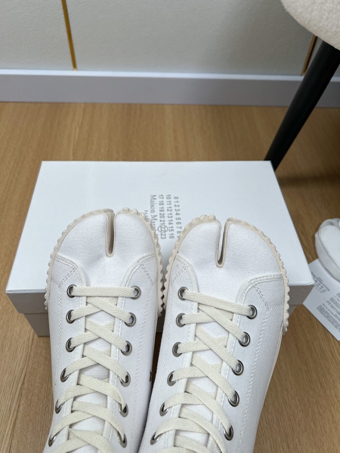 Maison Margiela Sneaker MM000111