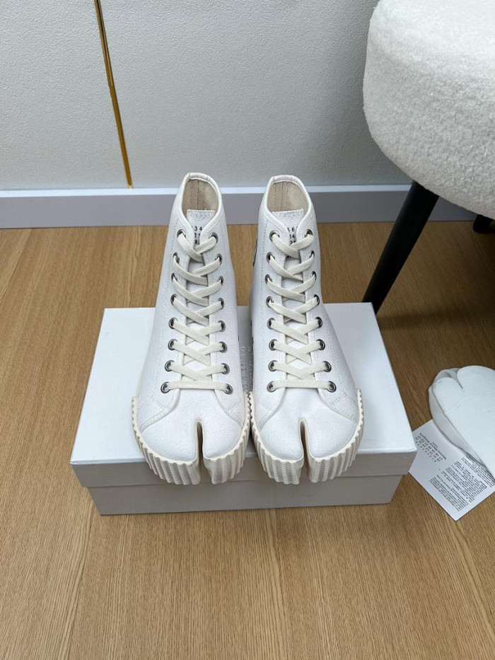 Maison Margiela Sneaker MM000111