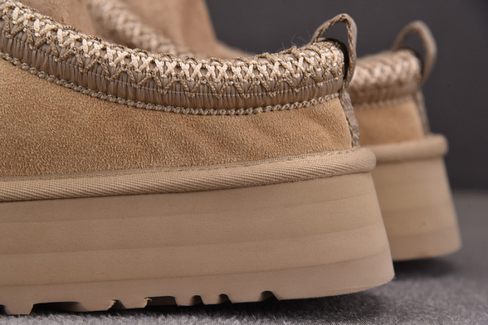 UGG SANDALS 8