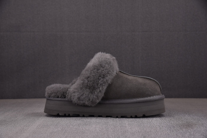 UGG SANDALS 2