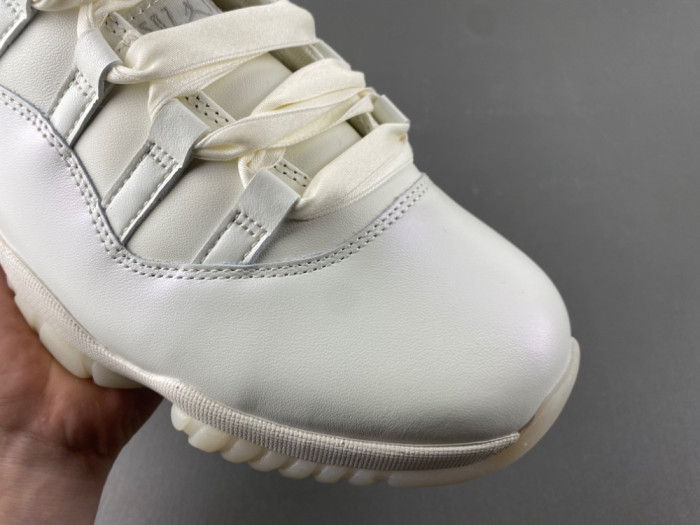 Air Jordan 11 "Pearl" AR0715-110