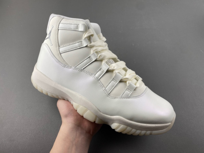 Air Jordan 11 "Pearl" AR0715-110