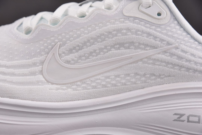 Nike Vomero Plus White HV8150-102