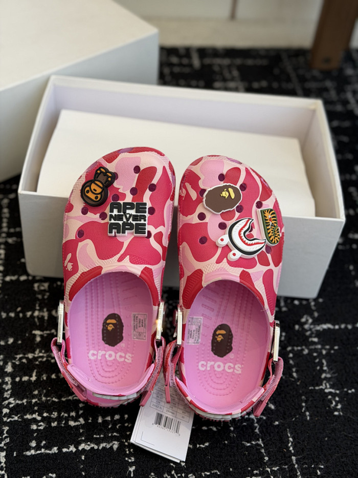 BAPE × Crocs 04