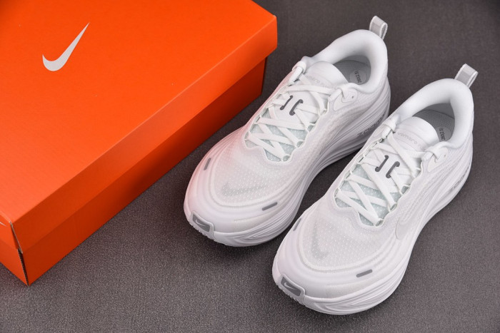 Nike Vomero Plus White HV8150-102
