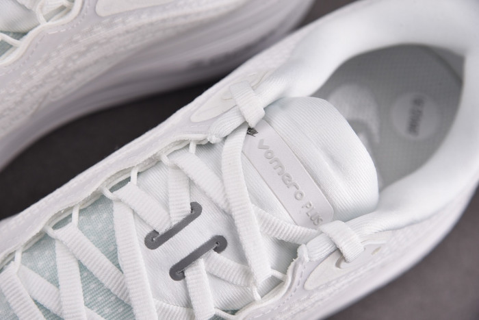 Nike Vomero Plus White HV8150-102