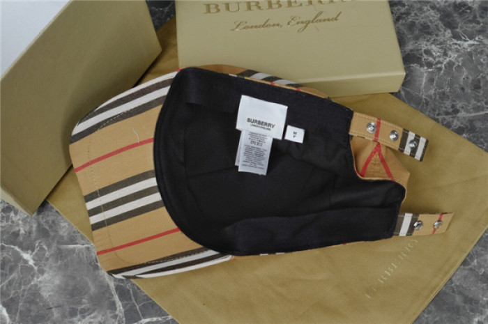 Burber*y CAP68