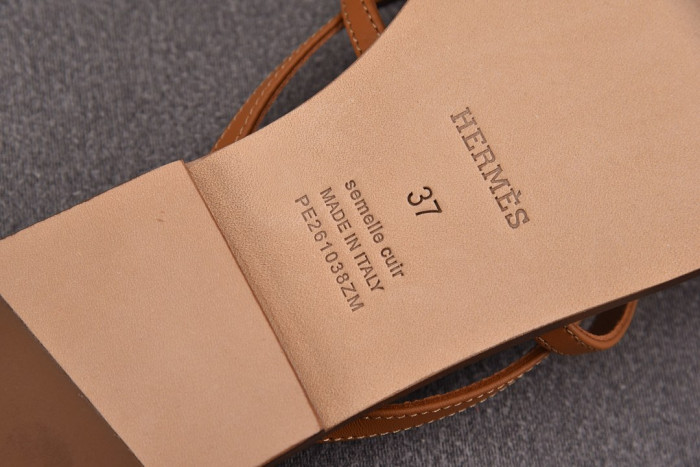 Herme* Sandal122
