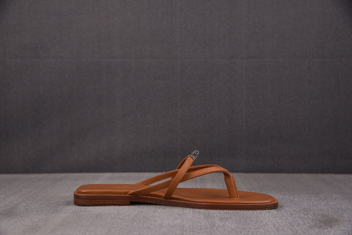Herme* Sandal122