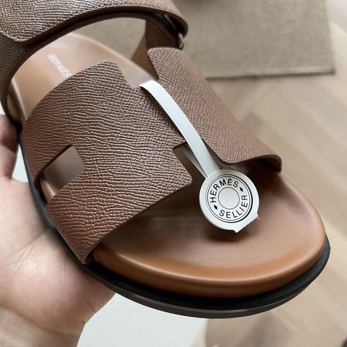 herme* sandal18