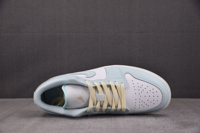 Air Jordan 1 Low SE Glacier Blue Summit White HJ5999-400